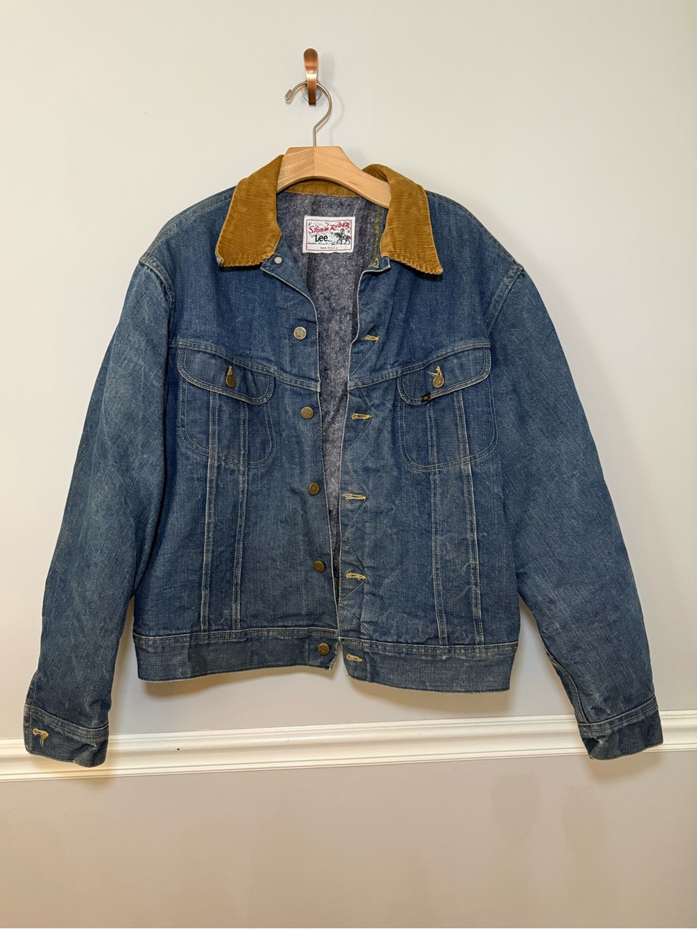 Vintage Lee Storm Rider Denim Jacket with Tan Corduroy Collar. M/L